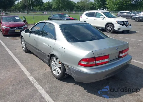 2000 Lexus Es 300 from USA, damaged, VIN JT8BF28G6Y0244248